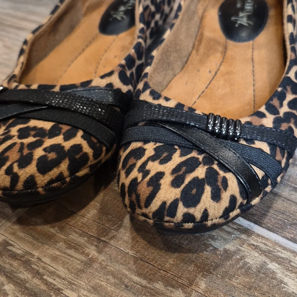 7/7.5 EuroSoft by Sofft Shainna Animal Print Comfy Ballet Flats - Picture 3 of 11